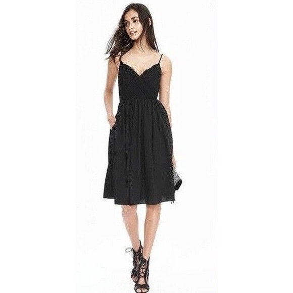 NWT Banana Republic Fit & Flare Dress Black Size 4P - Picture 1 of 8